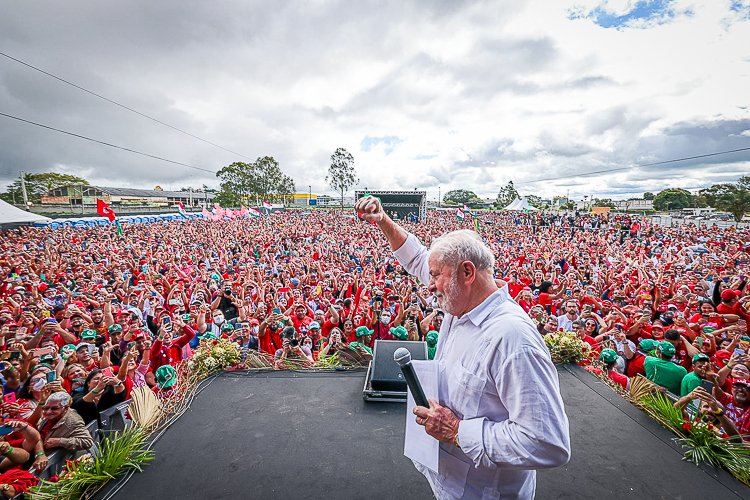 Lula na campanha eleitoral de 2022 em sua cidade natal, Garanhus/PE. Foto Ricardo Stuckert.