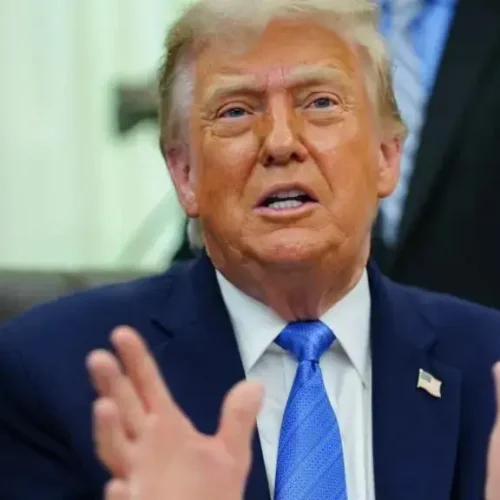 Trump Está Preso Aos Estreitos