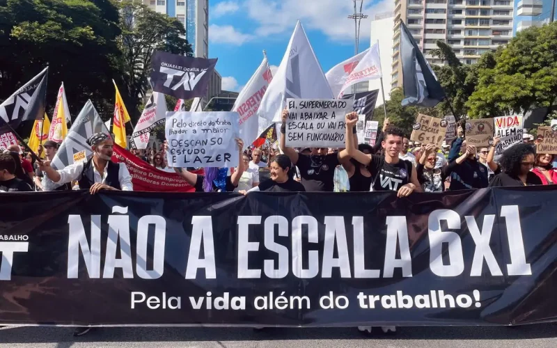 FIM DA 6×1, 1º DE MAIO E O CONGRESSO INIMIGO DO POVO
