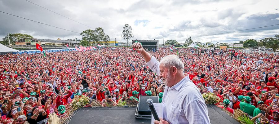Lula na campanha eleitoral de 2022 em sua cidade natal, Garanhus/PE. Foto Ricardo Stuckert.
